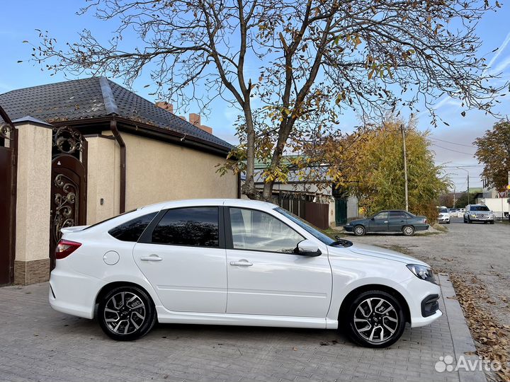 LADA Granta 1.6 МТ, 2023, 10 км