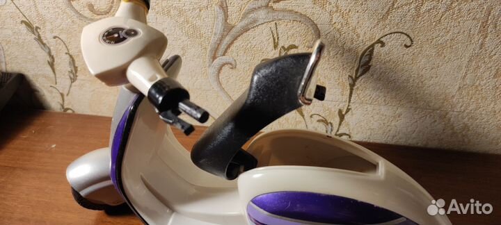 Игрушечный мотоцикл