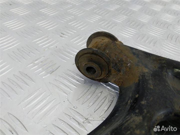 Рычаг передний правый Skoda Rapid