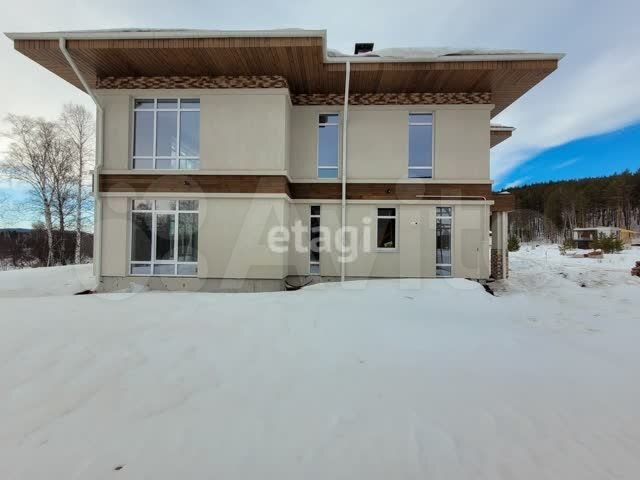 Таунхаус 175 м² на участке 7 сот.