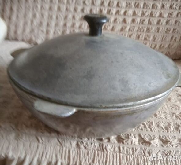 Казан чугунный СССР б/у, объём - 3 литра