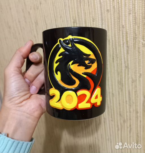 Кружка с символом 2024 года