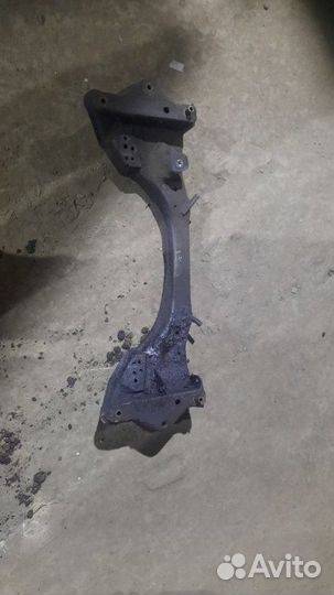 Подрамник Bmw 7-Series E32 M30B30 1988