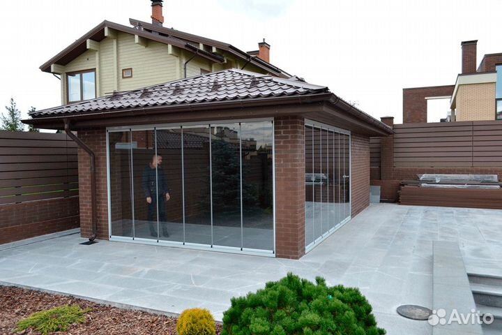 Безрамное остекление домов