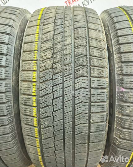 Bridgestone Blizzak VRX2 235/50 R18 97H