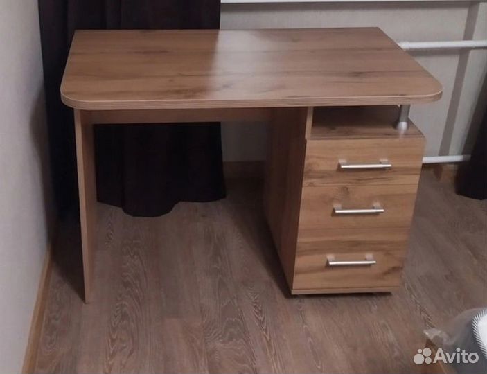 Письменный стол (9 цветов)