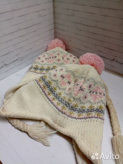 Шапка зимняя для девочки 5-6 лет