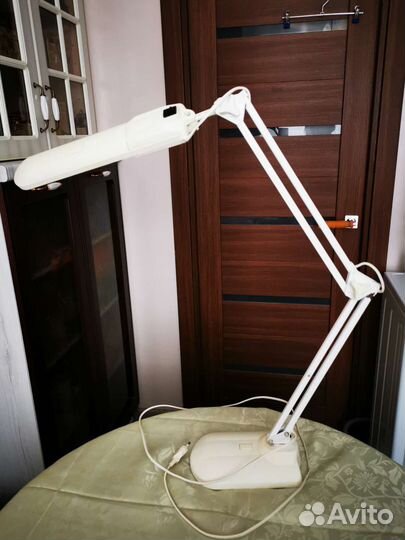 Лампа настольная Дельта плюс. Ночник в розетку