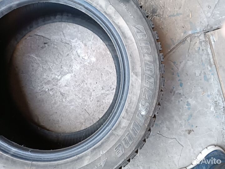 Bridgestone Ice Cruiser 5000 215/60 R16 95