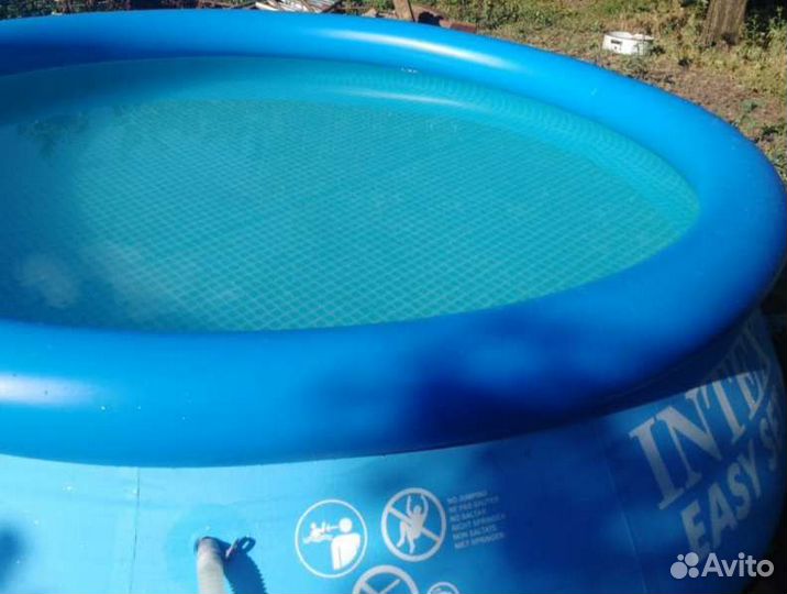 Надувной бассейн