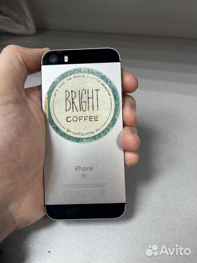 iPhone SE, 32 ГБ