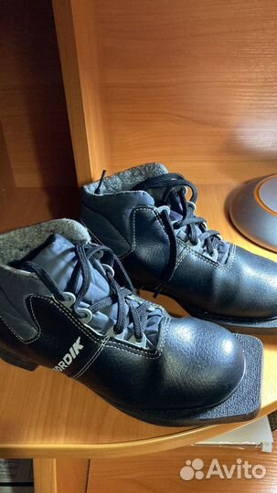 Лыжные ботинки