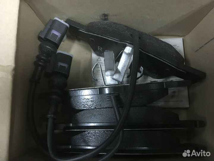 Колодки тормозные 7 L66 984 51 VAG