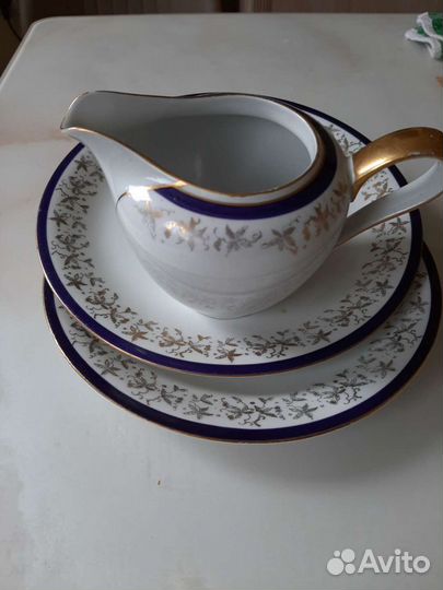 Молочник и 2 десертные тарелки гдр 60-е годы хх в