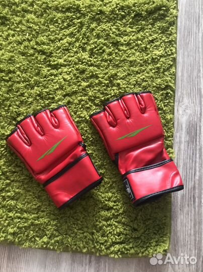 Перчатки для MMA