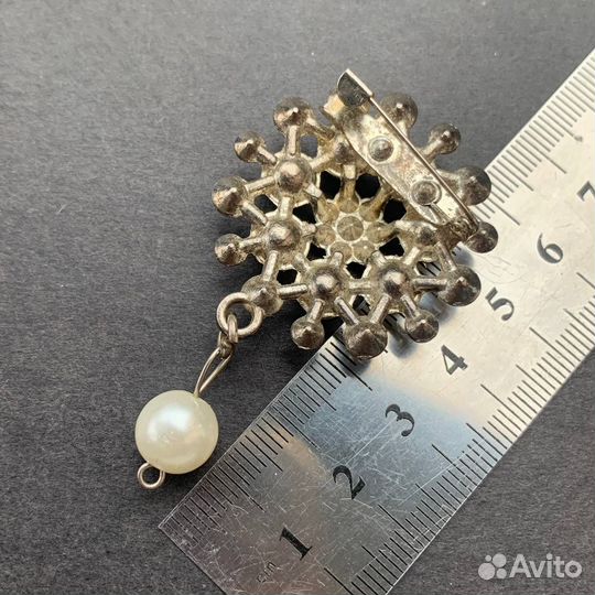 Брошь и гребень со стразами и иск. жемчугом