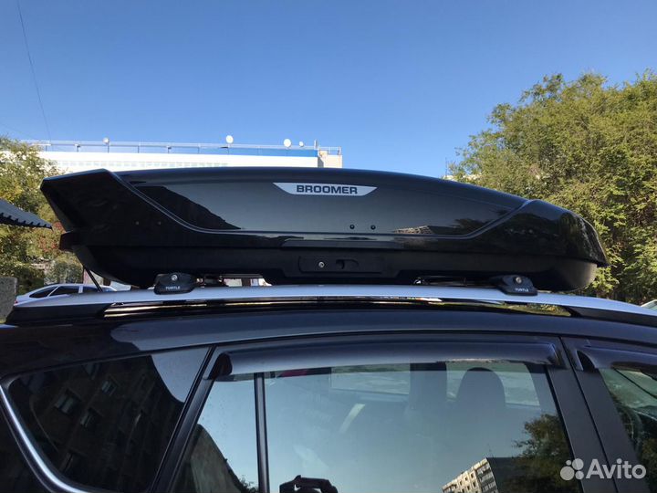 Автобокс Broomer на Toyota RAV4 (чёрный глянец)