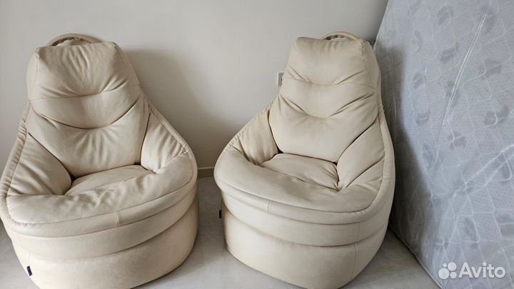 Кожанное кресло