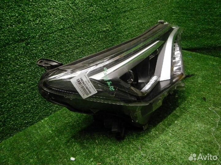 Фара правая Toyota RAV4