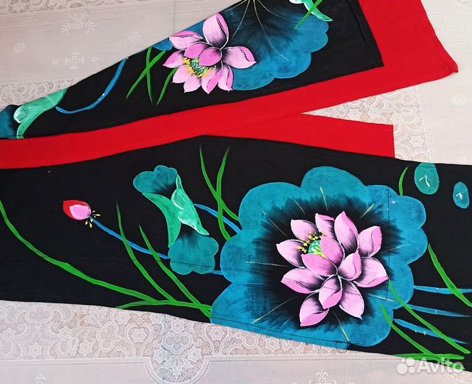 Шарф женский с ручной росписью с лотосами Новый