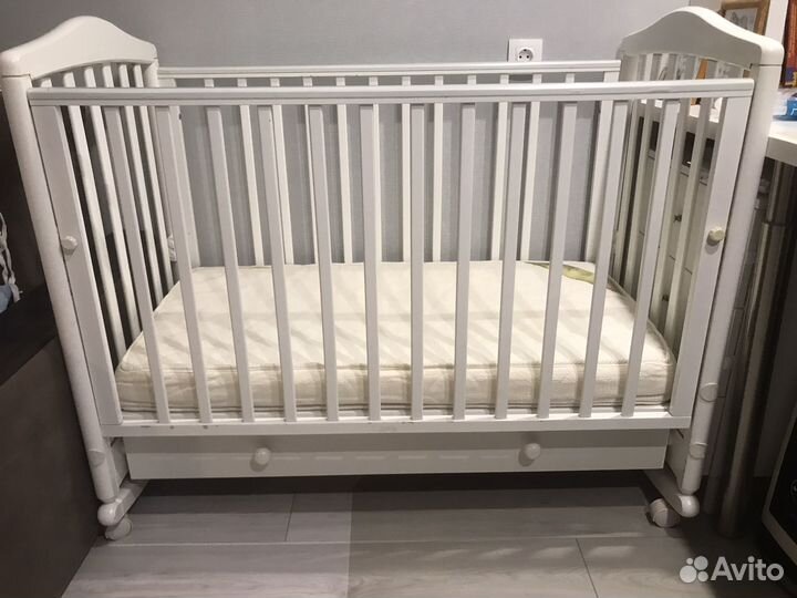 Детская кроватка