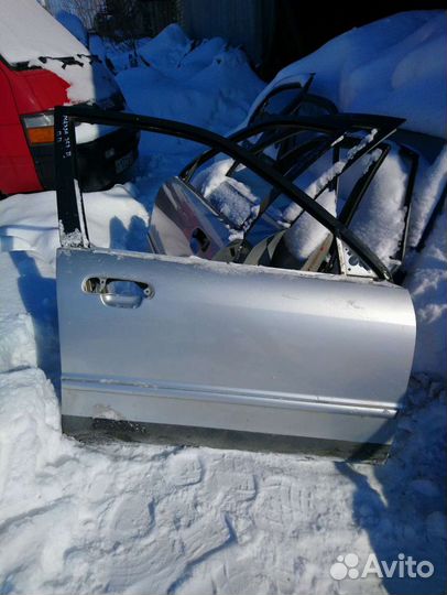 Дверь передняя mazda 323 bj правая