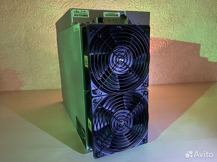 Bitmain Antminer S21 200th