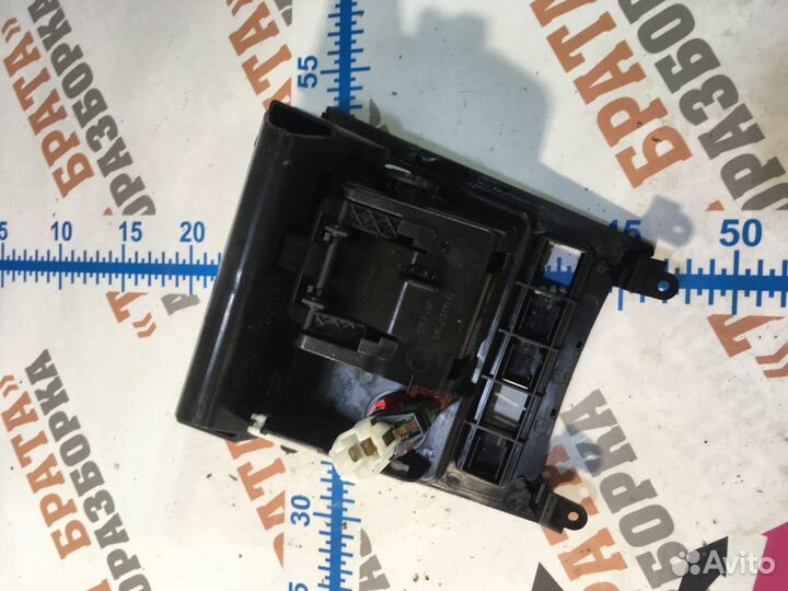 Фольксваген Гольф Пепельница передняя