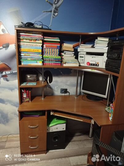 Компьютерный стол