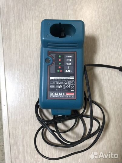 Зарядное устройство