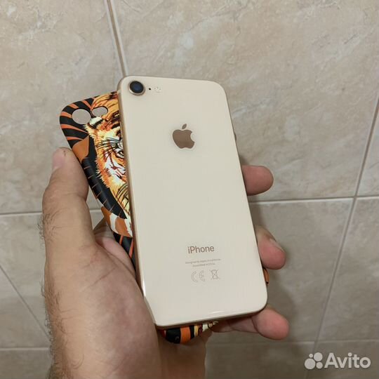 iPhone 8, 64 ГБ