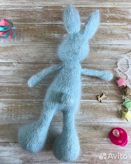 Вязаные игрушки зайка