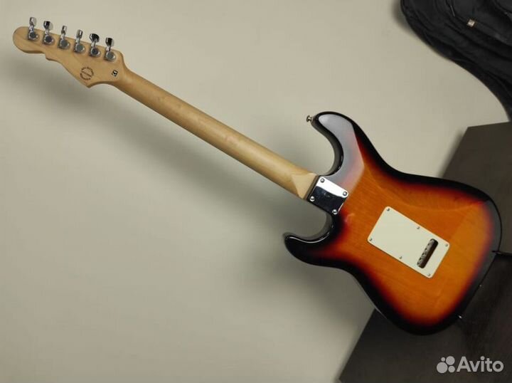 Электрогитара G&L Tribute Legacy Stratocaster