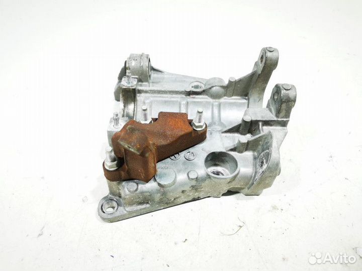 Кронштейн двигателя Land Rover Discovery Sport