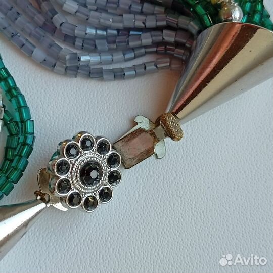 Колье, бусы разные