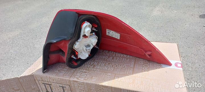 Фонарь задний левый б/у оригинал renault megane 2