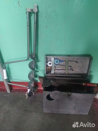 Рыболовный ящик и бур всё титан