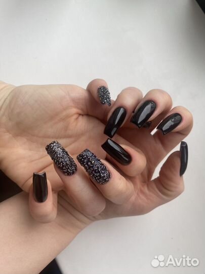 Нужна модель на маникюр