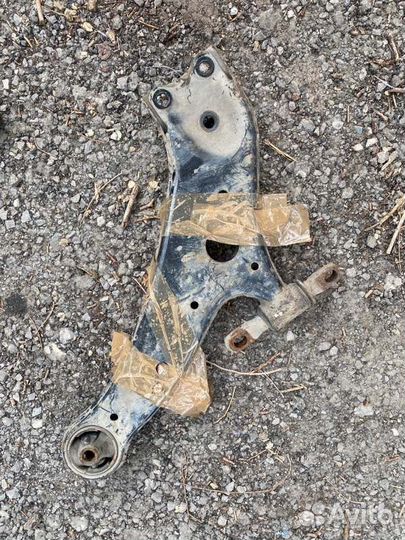 Рычаг передний левый Toyota Venza