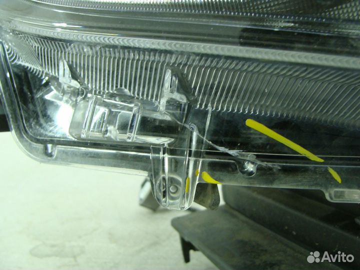 Фара правая Toyota Land Cruiser