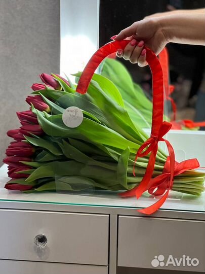 Тюльпаны красные 8 марта