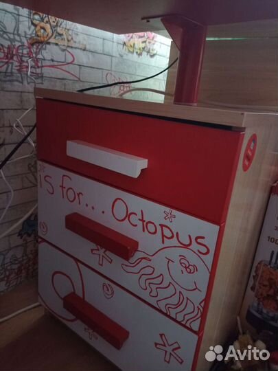 Детский письменный стол