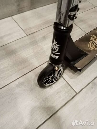 Трюковой самокат кмс