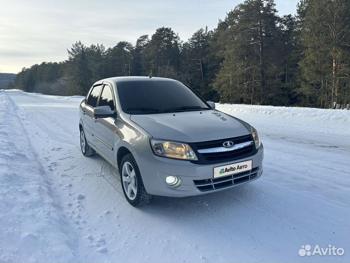 LADA Granta 1.6 МТ, 2012, битый, 187 000 км
