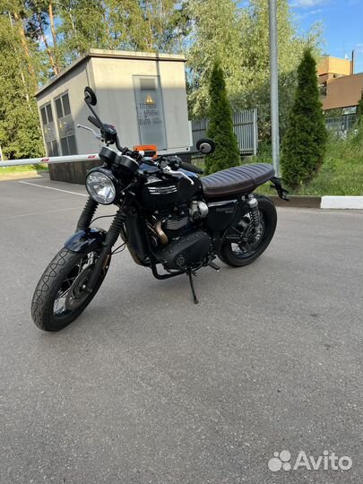 Triumph Bonneville T120 Black