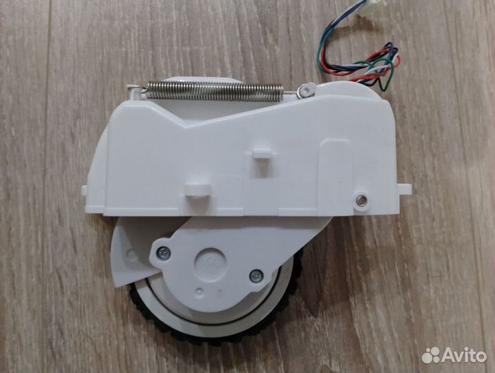 Правое колесо Xiaomi Mi Robot Vacuum-Mop Essential