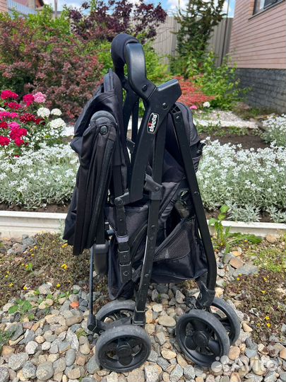 Ультралегкая прогулочная коляска Chicco