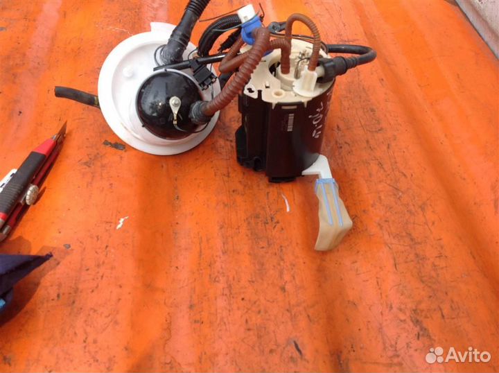 Насос топливный в сборе с колбой Land Rover range