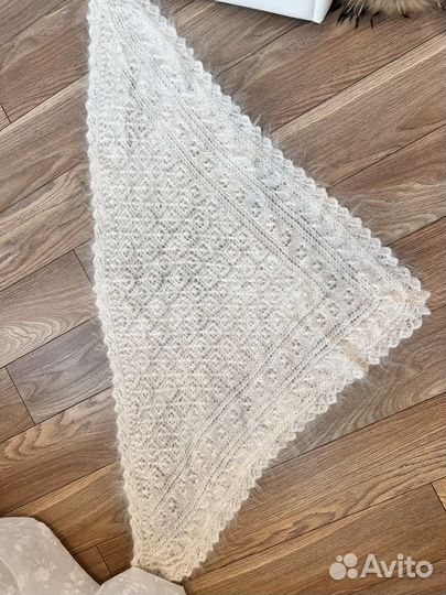 Женский пуховый платок