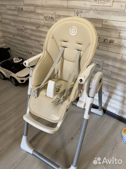 Продаю детский стул для кормления Bambini Moretti